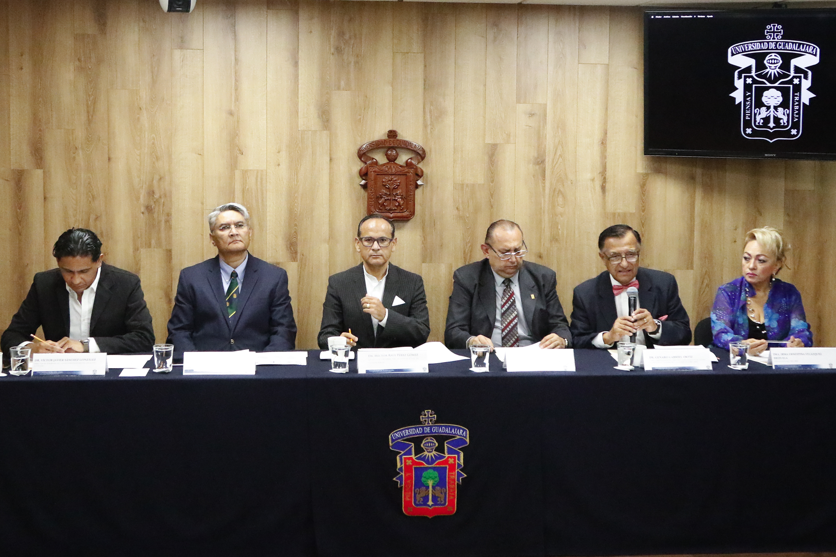 Rueda de prensa en el Piso 6 de Rectoría General para anunciar el Anuncian II Simposio Interinstitucional del Alzheimer