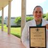 La Maestra Adriana de la Rosa fue la primer mujer en recibir este premio por parte de AMVECAJ